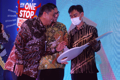 Akad Massal KPR Subsidi yang dilakukan secara serentak di beberapa Kantor Cabang BTN yang dipusatkan penyelenggaraannya di Palembang, Sumatera Selatan.