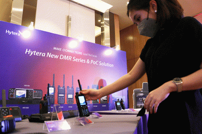 Peluncuran seri mobile radio profesional terbaru di Indonesia di Jakarta, Sabtu (2/7/2022).