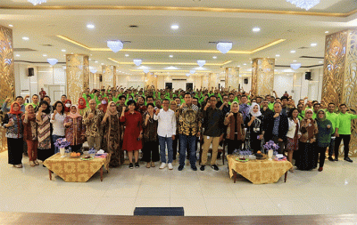 Kemnaker melepas 2000 Pekerja Migran Indonesia (PMI) sektor formal Agriculture Workers (Pekerja Pertanian Musiman) ke Negara United Kingdom (UK).