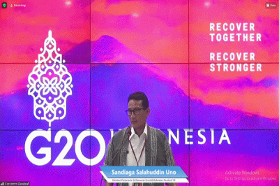 Menteri Pariwisata dan Ekonomi Kreatif/Kepala Badan Pariwisata dan Ekonomi Kreatif Sandiaga Salahuddin Uno dalam 