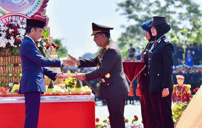 Presiden Joko Widodo memimpin jalannya Upacara Peringatan ke-76 Hari Bhayangkara Tahun 2022 yang digelar di Lapangan Bhayangkara, Akademi Kepolisian.