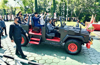 Presiden Joko Widodo memimpin jalannya Upacara Peringatan ke-76 Hari Bhayangkara Tahun 2022 yang digelar di Lapangan Bhayangkara, Akademi Kepolisian.