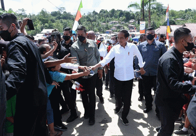 Mengawali kunjungan kerjanya di Provinsi Sumatra Utara, Presiden Joko Widodo mengunjungi Pasar Alasa di Kabupaten Nias Utara, Rabu (6/7/2022).