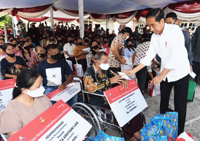 Mengawali kunjungan kerjanya di Provinsi Sumatra Utara, Presiden Joko Widodo mengunjungi Pasar Alasa di Kabupaten Nias Utara, Rabu (6/7/2022).