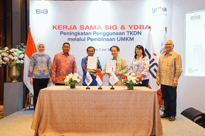 Penandatanganan perjanjian kerja sama dalam hal peningkatan penggunaan TKDN melalui pembinaan UMKM, di Jakarta, Kamis (7/7/2022).