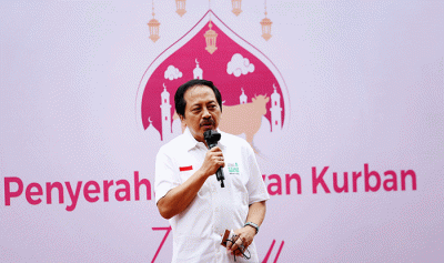 Penyerahan hewan kurban kepada DKM Masjid Jami Assuhaimiah & Masjid Tarihuniyyah di Jakarta, Jumat (8/7/2022).