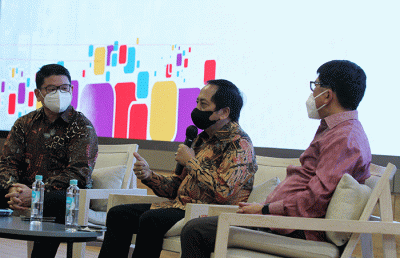 Penandatanganan kerja sama kolaborasi strategis di Kantor Smartfren, Jakarta, Kamis (7/7/2022).