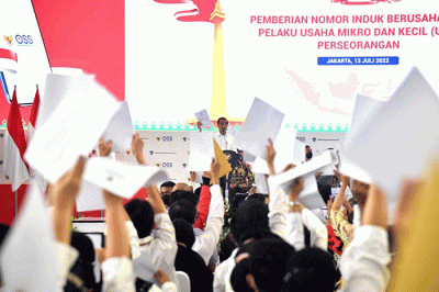 Presiden Jokowi menyampaikan pidatonya pada acara Pemberian Nomor Induk Berusaha (NIB) Pelaku Usaha Mikro Kecil (UMK) Perseorangan Tahun 2022.