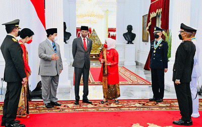 Pelantikan dan pengambilan sumpah para calon perwira remaja (capaja) TNI dan Polri.