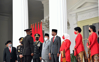 Pelantikan dan pengambilan sumpah para calon perwira remaja (capaja) TNI dan Polri.