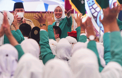 Menteri Pertahanan Prabowo Subianto saat menghadiri pembukaan Kongres Fatayat NU ke-16 di Dinning Hall, Jakabaring Sport City Palembang, Jumat (15/7/2022).
