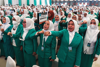 Menteri Pertahanan Prabowo Subianto saat menghadiri pembukaan Kongres Fatayat NU ke-16 di Dinning Hall, Jakabaring Sport City Palembang, Jumat (15/7/2022).