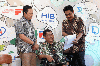 Public Expose atau Paparan Buku Tahunan 2021 Darmi Bersaudara di Surabaya, Jawa Timur, Senin (18/7/2022).