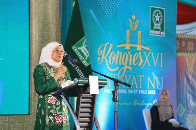 Menteri Ketenagakerjaan Ida Fauziyah, mengajak seluruh pihak untuk turun mendorong peran perempuan dalam perekonomian nasional.
