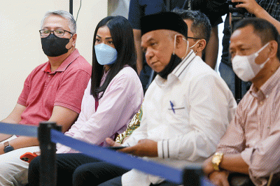 Kapolda Metro Jaya Irjen Fadil Imran (kiri) dan Menteri ATR/BPN Hadi Tjahjanto memberikan keterangan pers pengungkapan kasus mafia tanah.