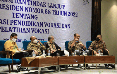 Sosialisasi dan tindak lanjut Peraturan Presiden Nomor 68 Tahun 2022 tentang Revitalisasi Pendidikan Vokasi dan Pelatihan Vokasi, di Makassar.