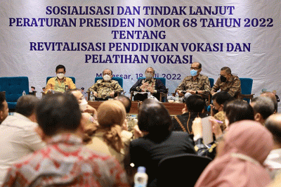 Sosialisasi dan tindak lanjut Peraturan Presiden Nomor 68 Tahun 2022 tentang Revitalisasi Pendidikan Vokasi dan Pelatihan Vokasi, di Makassar.