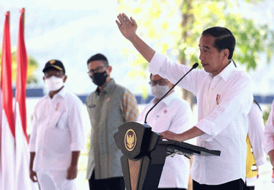 Mengawali kunjungan kerjanya di Provinsi Nusa Tenggara Timur, Presiden Joko Widodo meresmikan perluasan Bandar Udara Komodo Labuan Bajo.