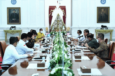Presiden Joko Widodo mendorong jajarannya untuk mempersiapkan kebutuhan gula nasional dengan baik.