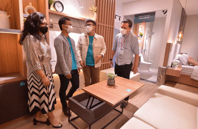 Pembukaan Experience Center terbesar pertama di mall, Jumat (22/7/2022).