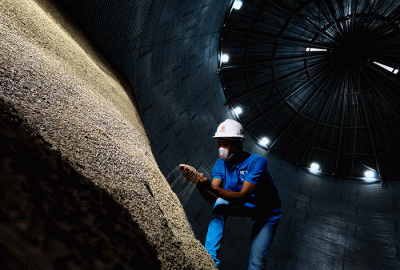 Direktur Utama Bulog Budi Waseso meninjau langsung infrastruktur pengolahan beras modern atau modern rice milling plant (MRMP) di Kendal, Jawa Tengah.