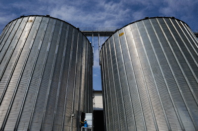 Direktur Utama Bulog Budi Waseso meninjau langsung infrastruktur pengolahan beras modern atau modern rice milling plant (MRMP) di Kendal, Jawa Tengah.