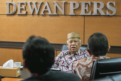 Potret Ketua Dewan Pers Prof. Dr. H. Azyumardi Azra, M.Phil., M.A., CBE usai wawancara di Kantor Dewan Pers, Jakarta, Kamis (22/7/2022).