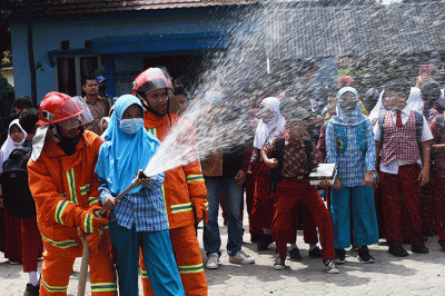 Kurikulum Siap Tanggap Bencana Perkotaan dan Gerakan Cinta Ikan Belida (Sitangkas Cindo) diluncurkan secara simbolis di SDN 225, Palembang.