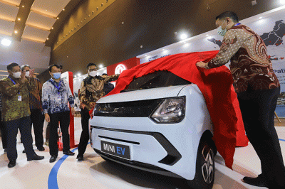 Opening Ceremony PERIKLINDO Electric Vehicle Show (PEVS) 2022 di JIEXPO Kemayoran, Jakarta Pusat, Jumat (22/7/2022).