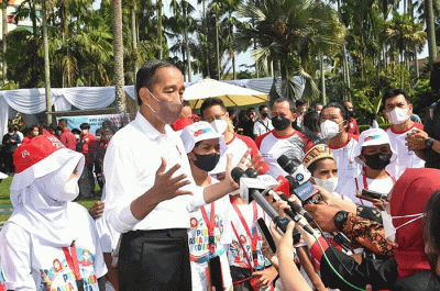 Presiden Joko Widodo memberikan dukungan positif kepada fenomena Citayam Fashion Week yang marak belakangan terjadi di sebuah area di pusat kota Jakarta.