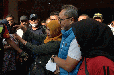 Kementerian Perdagangan bekerja sama dengan Tokopedia menggelar acara tersebut di Pasar Baru Cicalengka, Kabupaten Bandung, Jawa Barat, hari ini, Senin (25/7).