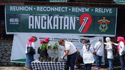 Suasana reuni ke-4 alumni Angkatan 79 Universitas Hasanuddin (Unhas) di Malino, Kabupaten Gowa, Sulawesi Selatan, Minggu (24/7/2022).
