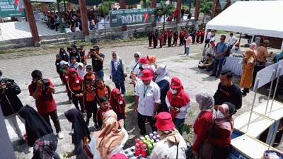 Suasana reuni ke-4 alumni Angkatan 79 Universitas Hasanuddin (Unhas) di Malino, Kabupaten Gowa, Sulawesi Selatan, Minggu (24/7/2022).