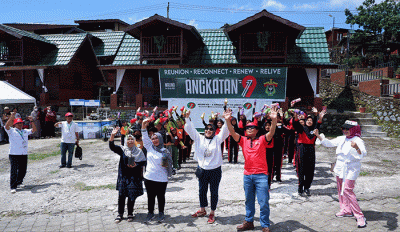 Suasana reuni ke-4 alumni Angkatan 79 Universitas Hasanuddin (Unhas) di Malino, Kabupaten Gowa, Sulawesi Selatan, Minggu (24/7/2022).