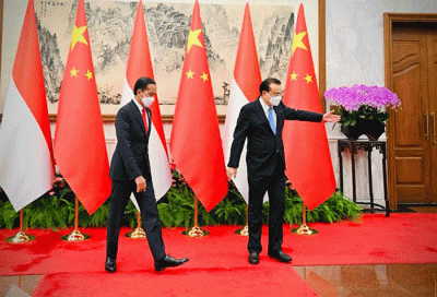 Presiden Joko Widodo melakukan pertemuan bilateral dengan Perdana Menteri RRT (Premier) Li Keqiang di Villa 5, Diaoyutai State Guesthouse, Beijing.