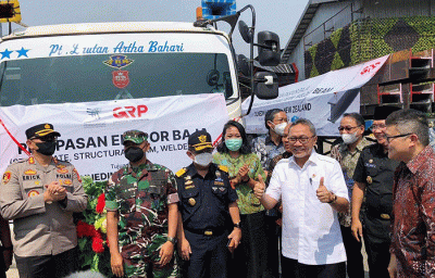 Menteri Perdagangan (Mendag) Zulkifli Hasan melakukan pelepasan ekspor 3.800 metrik ton baja struktur dan plat baja ke Selandia Baru.