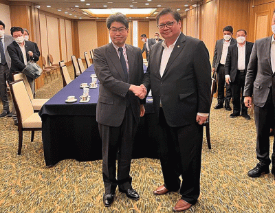 Menteri Koordinator Bidang Perekonomian Airlangga Hartarto bertemu dengan Gubernur Japan Bank for International Cooperation (JBIC) yang baru, Nobumitsu Hayashi.