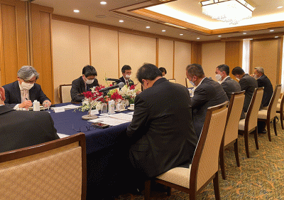 Menteri Koordinator Bidang Perekonomian Airlangga Hartarto bertemu dengan Gubernur Japan Bank for International Cooperation (JBIC) yang baru, Nobumitsu Hayashi.