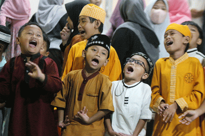 Warga menggelar acara menyambut Tahun Baru Islam 1444 Hijriah di Masjid Nurussalam Serdang Kemayoran, Jakarta, Sabtu (30/1/2022).