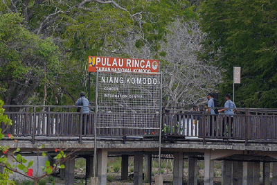 Menparekraf Sandiaga Salahuddin Uno meminta seluruh pemangku kepentingan parekraf di Labuan Bajo, Nusa Tenggara Timur, untuk dapat menahan diri.