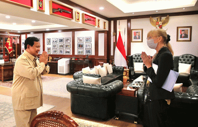 Menteri Pertahanan Prabowo Subianto menerima kunjungan kehormatan Duta Besar Jerman H.E. Ina Lepel di Kemhan, Jakarta, Rabu (3/8/2022).