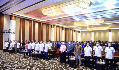 Menurut Afriansyah Noor, pihaknya sangat terbuka dan bersedia mendengarkan semua saran dan kritik yang sifatnya membangun.