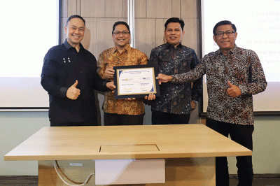 Penandatanganan perjanjian kerja sama (MoU) antara PT MNC Guna Usaha Indonesia dengan ESQ Group melalui ESQ Tour Travel di Jakarta, Selasa (9/8/2022).