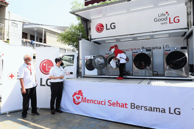 Kegiatan Mencuci Sehat Bersama LG di Jakarta, Kamis (11/8/2022).