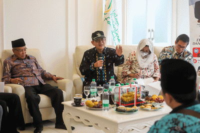 Ketua Dewan Pembina INF Said Aqil Siroj memberikan sambutan dalam diskusi startegis dengan tema model penguatan ekonomi kerakyatan dan kedaulatan pangan.