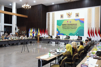Ketua Satgas Penyakit Mulut dan Kuku (PMK), Letjen TNI Suharyanto saat Rapat Koordinasi dengan Pemerintah Provinsi serta Kabupaten/Kota Lampung.