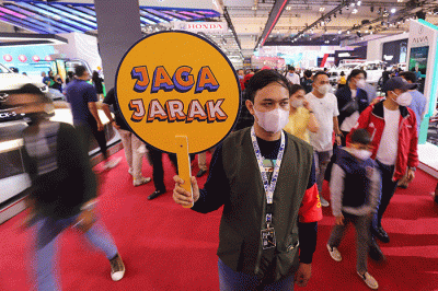 Pengunjung memadati pameran otomotif GAIKINDO Indonesia International Auto Show (GIIAS) 2022 di Indonesia Convention Centre (ICE) BSD City, Tangerang.