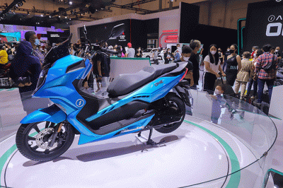 Pengunjung memadati pameran otomotif GAIKINDO Indonesia International Auto Show (GIIAS) 2022 di Indonesia Convention Centre (ICE) BSD City, Tangerang.