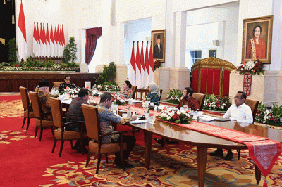 Presiden Joko Widodo melakukan pertemuan dengan para pimpinan lembaga negara di Istana Negara, Jakarta, Jumat (12/8/2022).