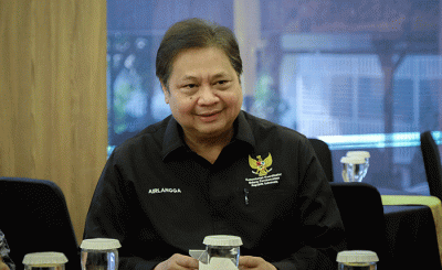 Menteri Koordinator Bidang Perekonomian Airlangga Hartarto dalam acara Peluncuran Buku Laporan Vaksinasi Covid-19.
